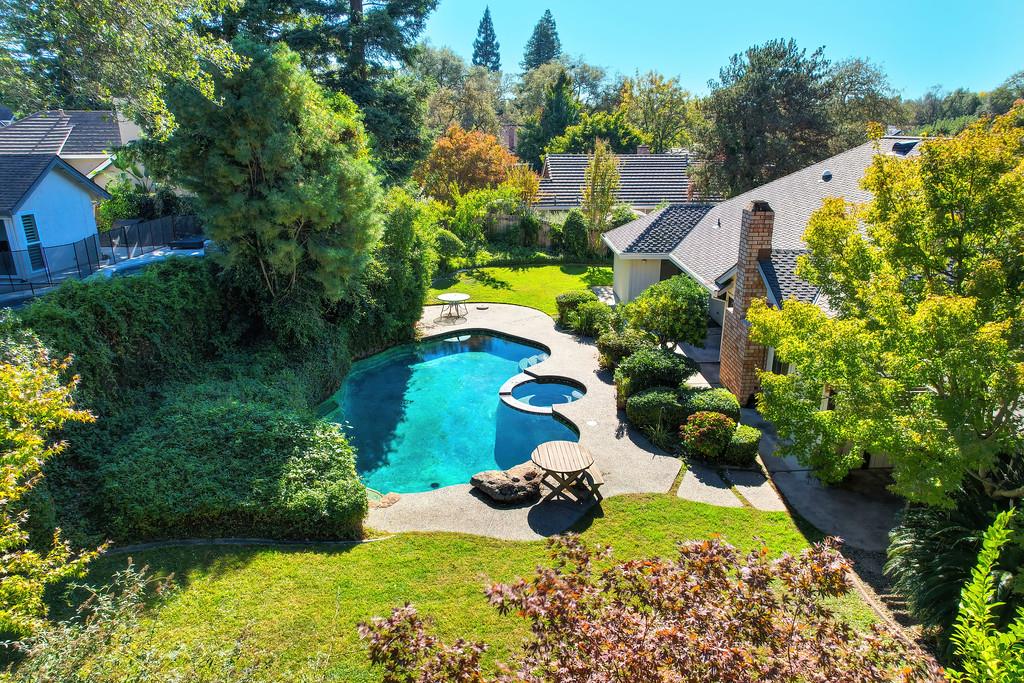 6880 Boardwalk Drive