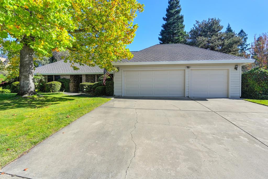 6880 Boardwalk Drive