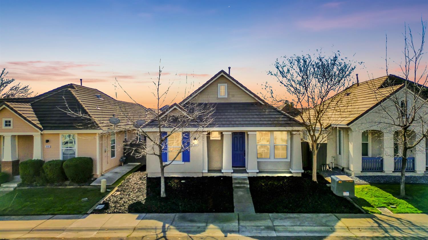 1886 Dawnelle Way