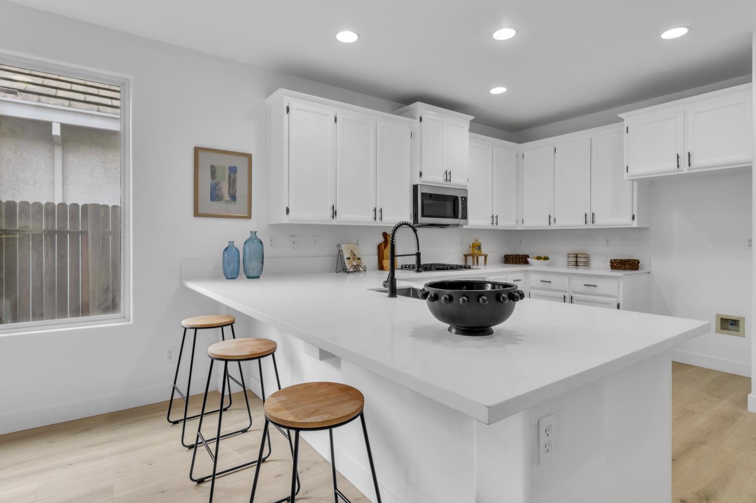 1886 Dawnelle Way