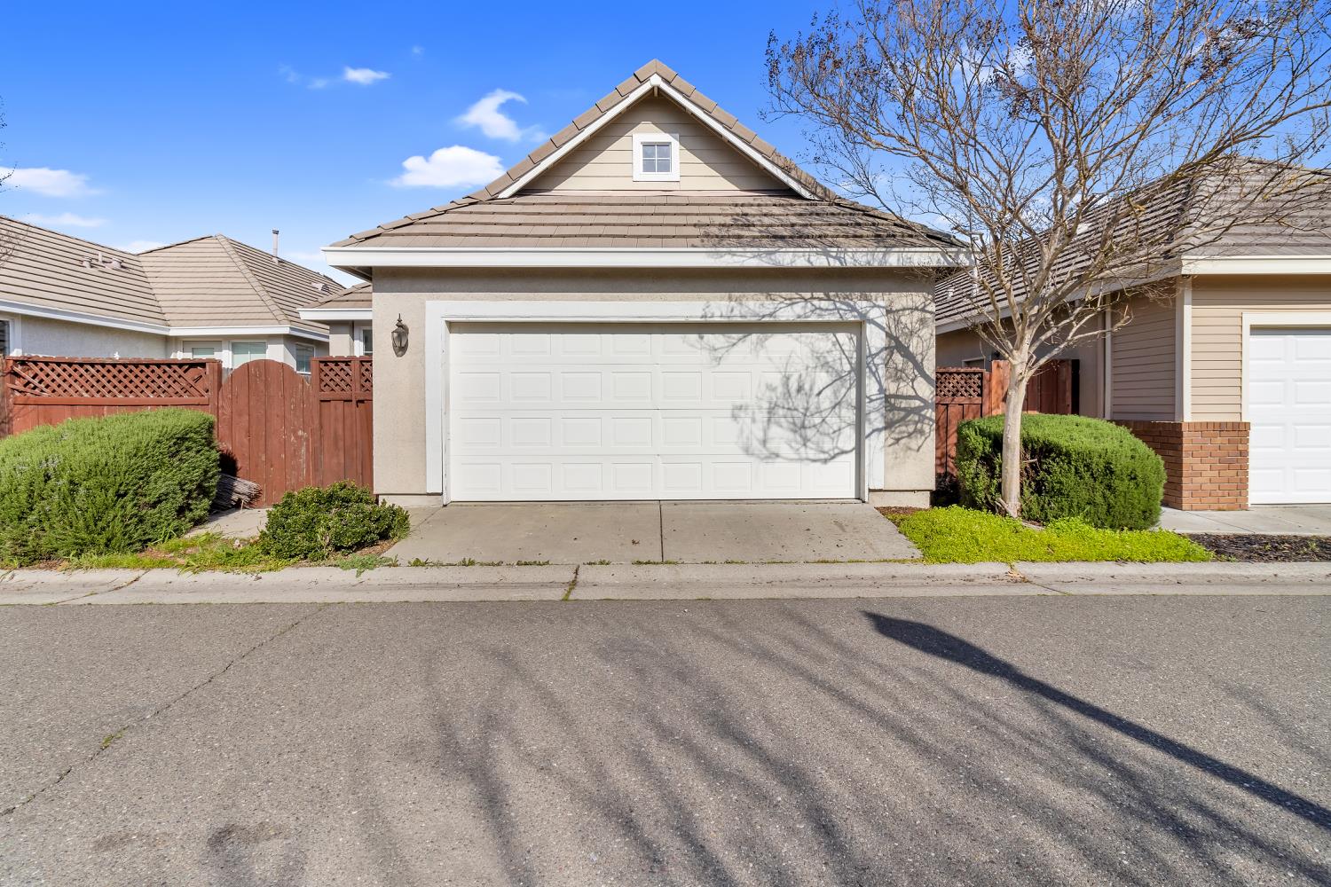 1886 Dawnelle Way