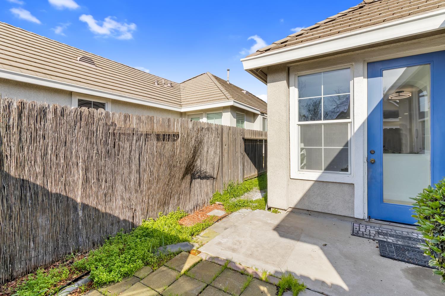 1886 Dawnelle Way