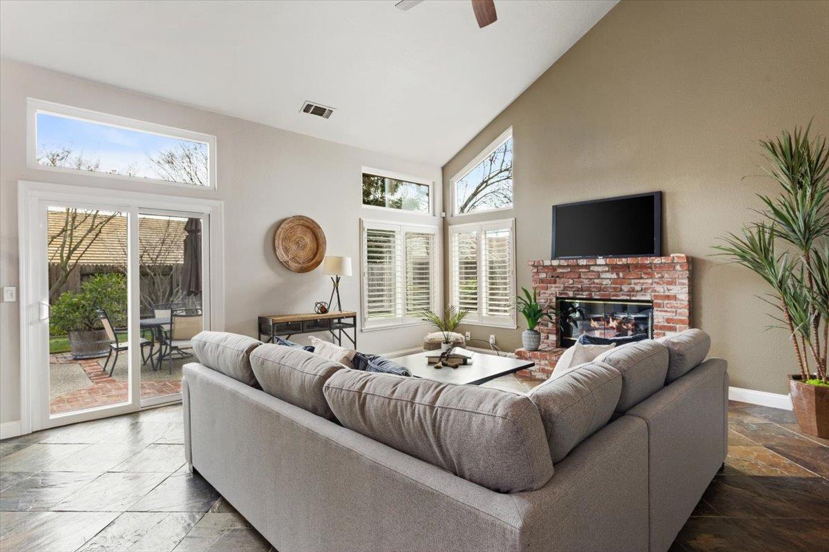 412 Shiveley Court