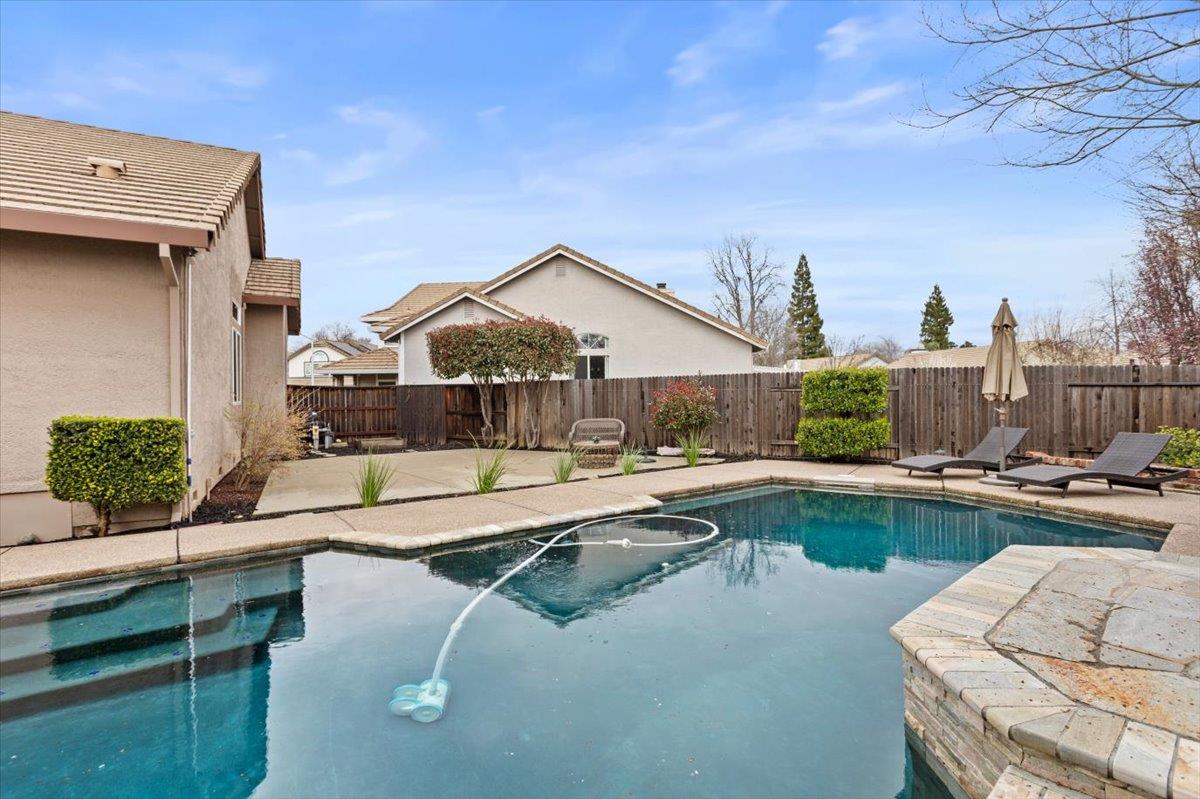 412 Shiveley Court