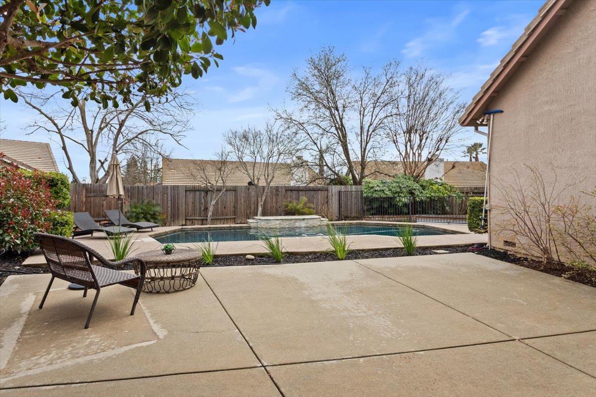 412 Shiveley Court