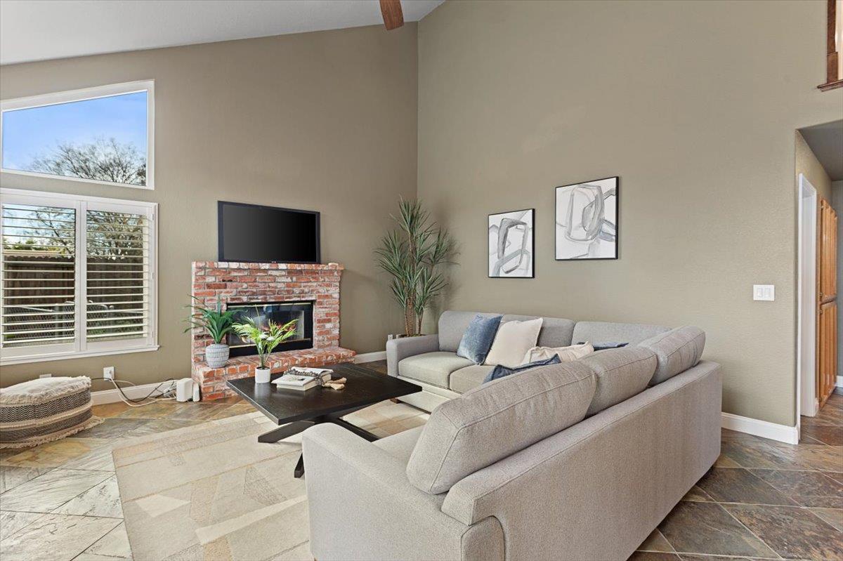 412 Shiveley Court