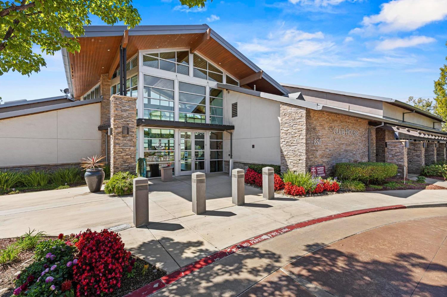 1380 Standish Circle