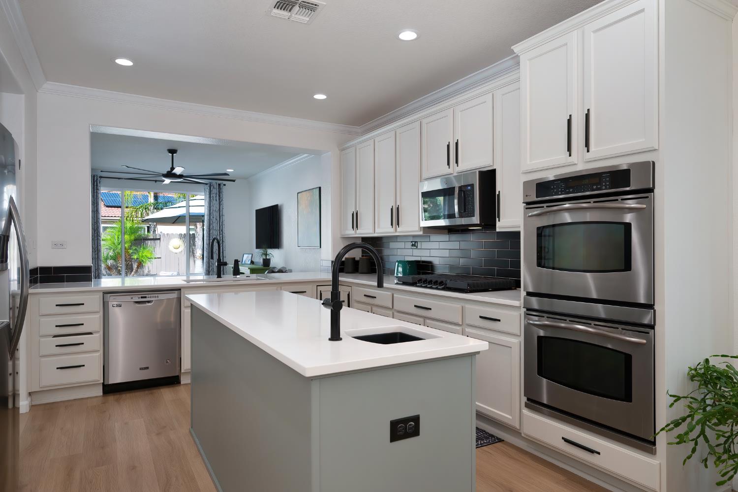 1380 Standish Circle