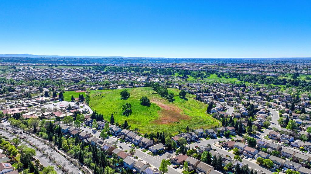 1556 Arroyo Madrone Lane