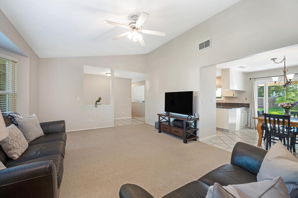 609 Willow Creek Drive