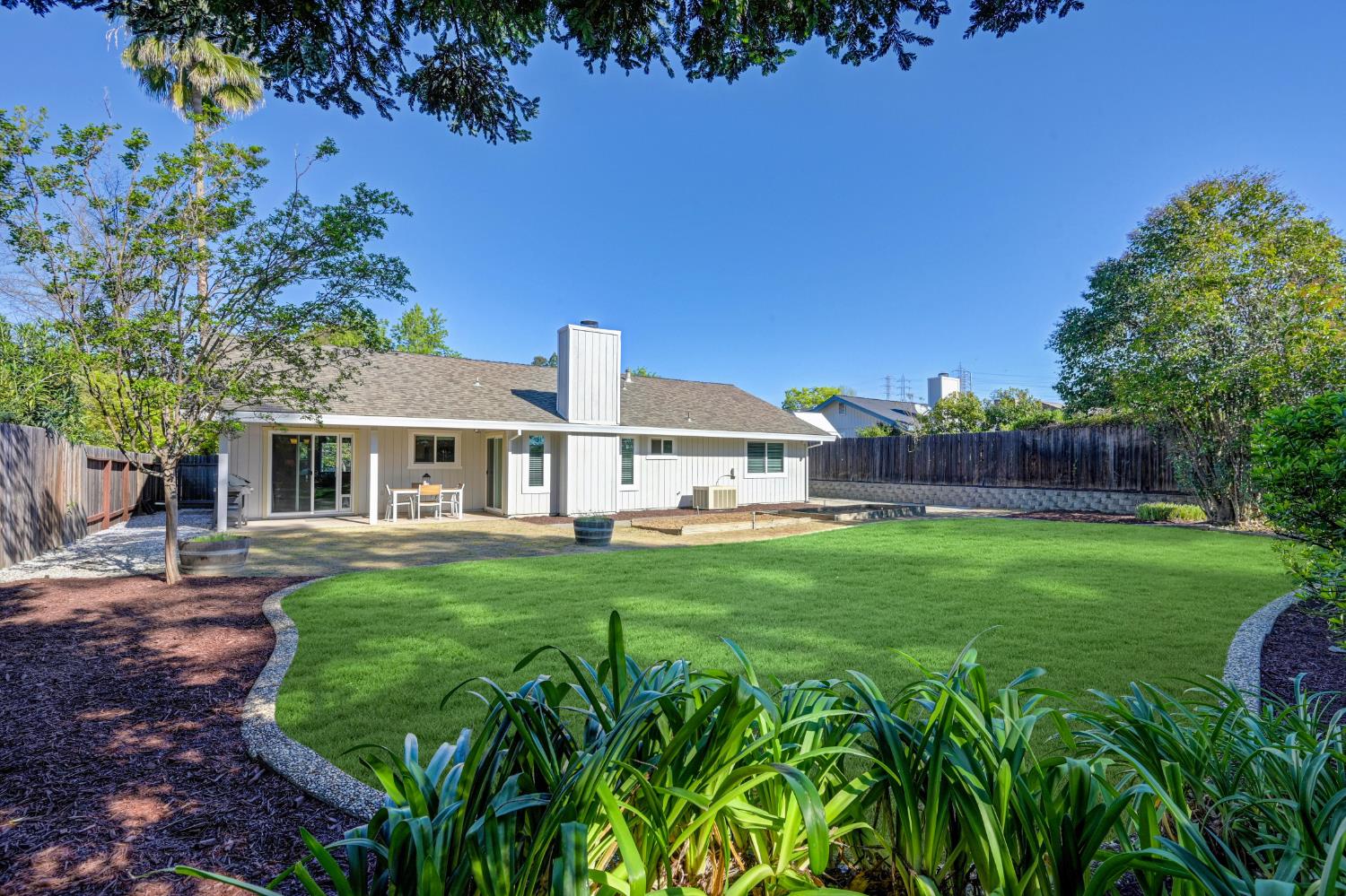 609 Willow Creek Drive