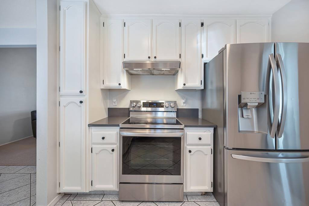 609 Willow Creek Drive