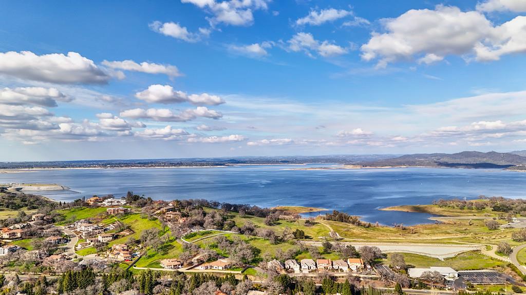 609 Willow Creek Drive