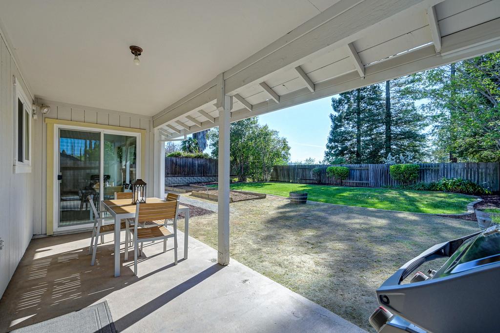 609 Willow Creek Drive