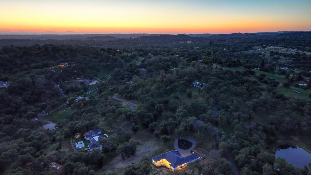 10180 Tierra Del Lago Place