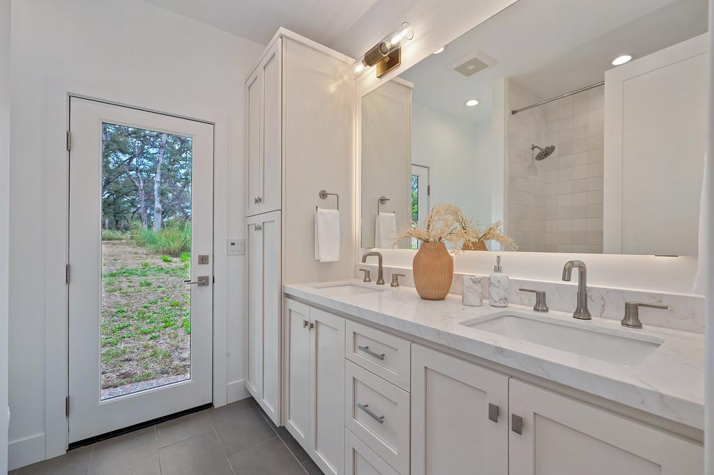 10180 Tierra Del Lago Place