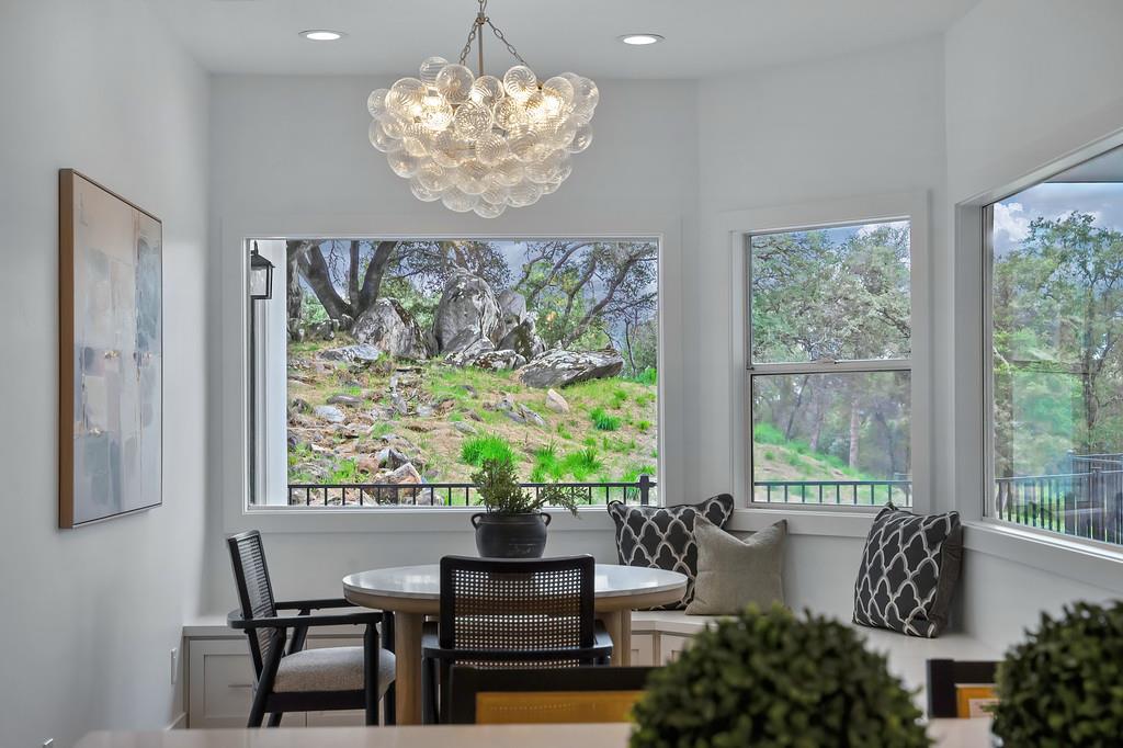 10180 Tierra Del Lago Place
