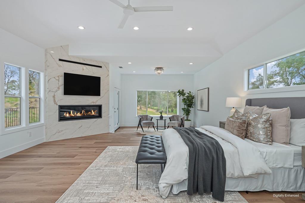 10180 Tierra Del Lago Place