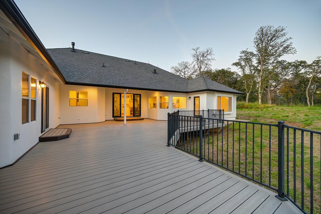 10180 Tierra Del Lago Place