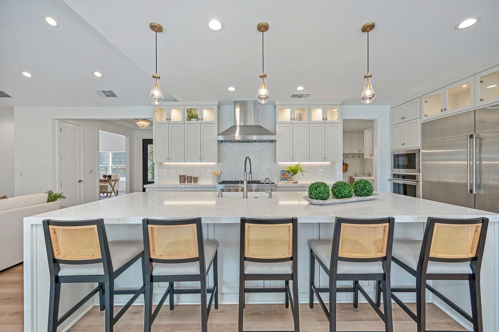 10180 Tierra Del Lago Place