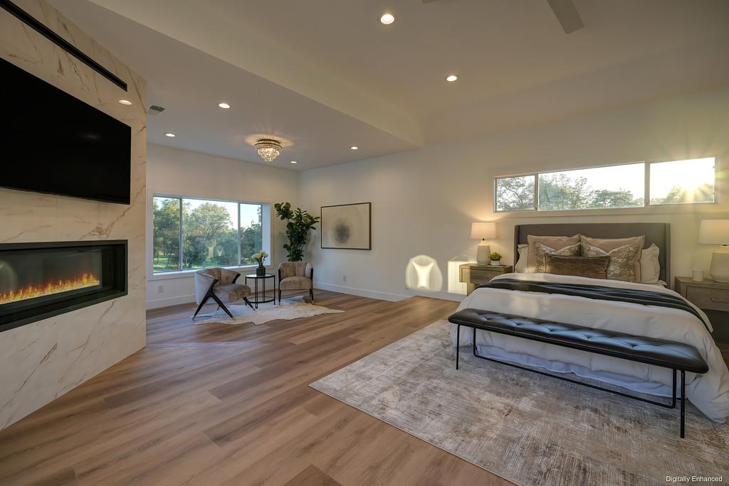 10180 Tierra Del Lago Place