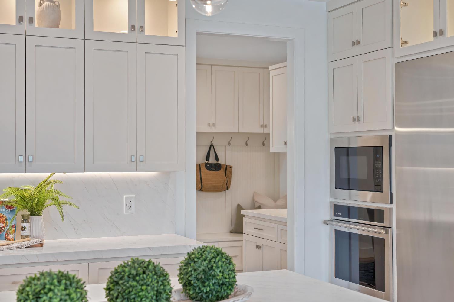 10180 Tierra Del Lago Place