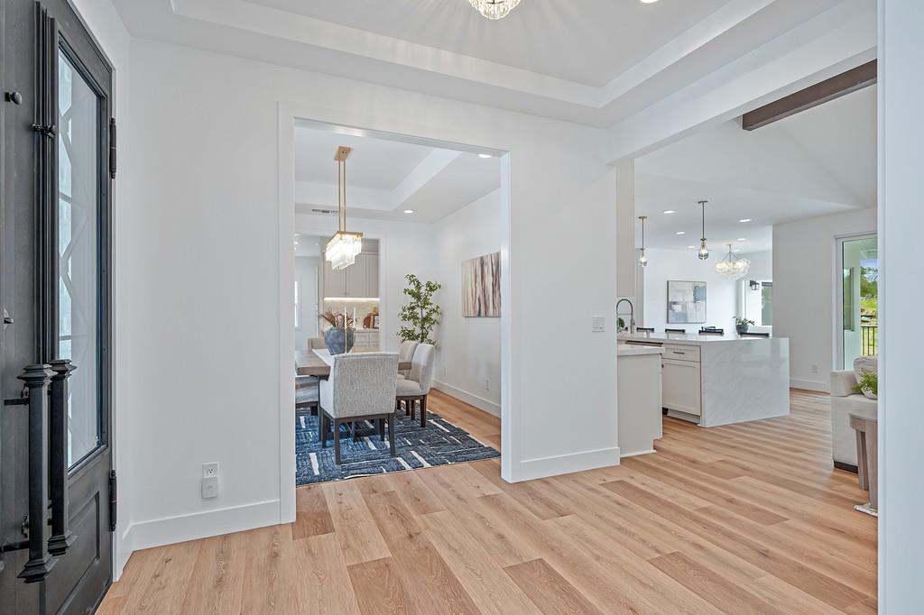 10180 Tierra Del Lago Place