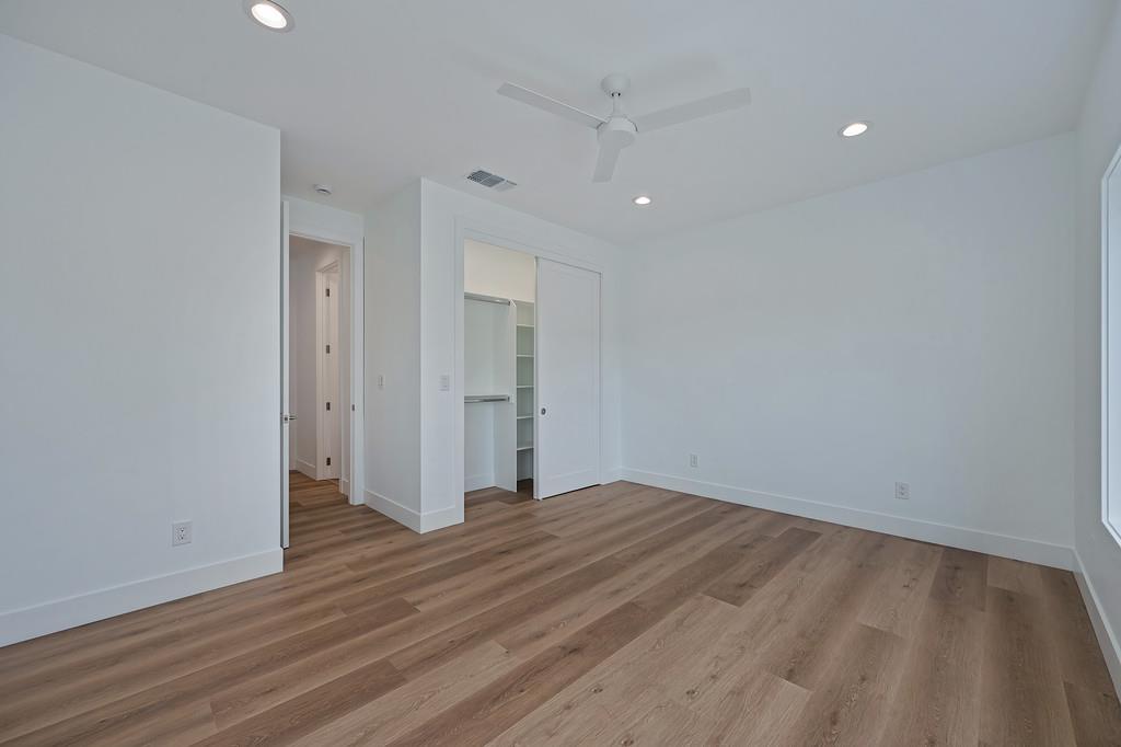10180 Tierra Del Lago Place