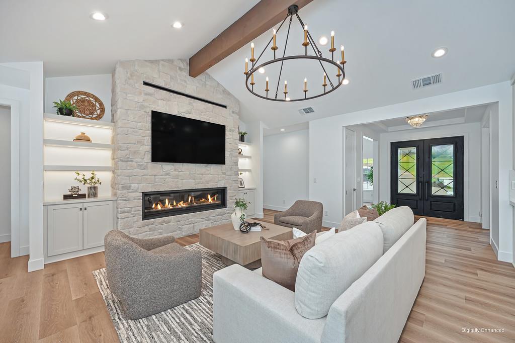 10180 Tierra Del Lago Place