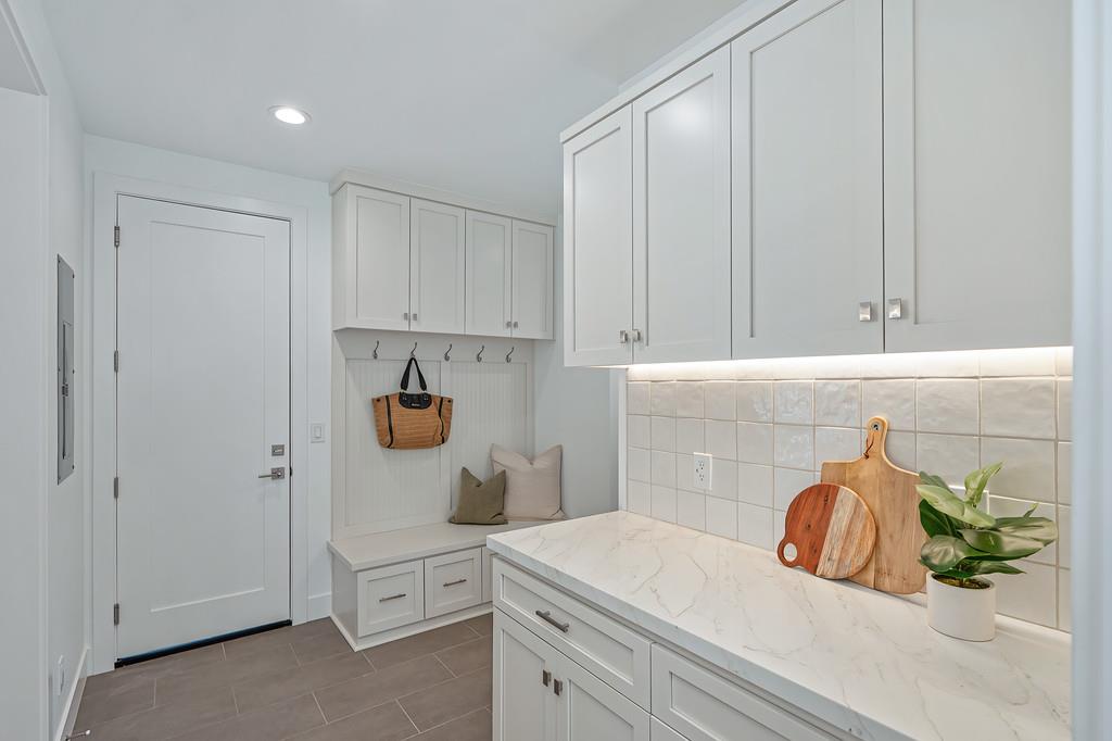 10180 Tierra Del Lago Place