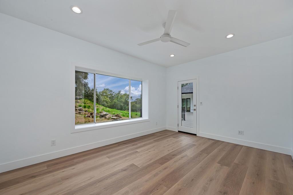 10180 Tierra Del Lago Place