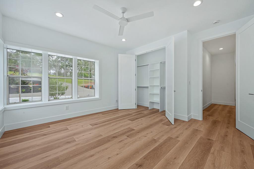 10180 Tierra Del Lago Place