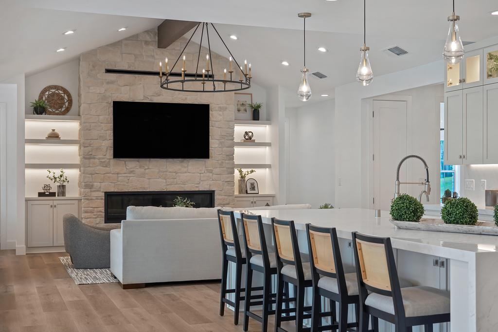 10180 Tierra Del Lago Place