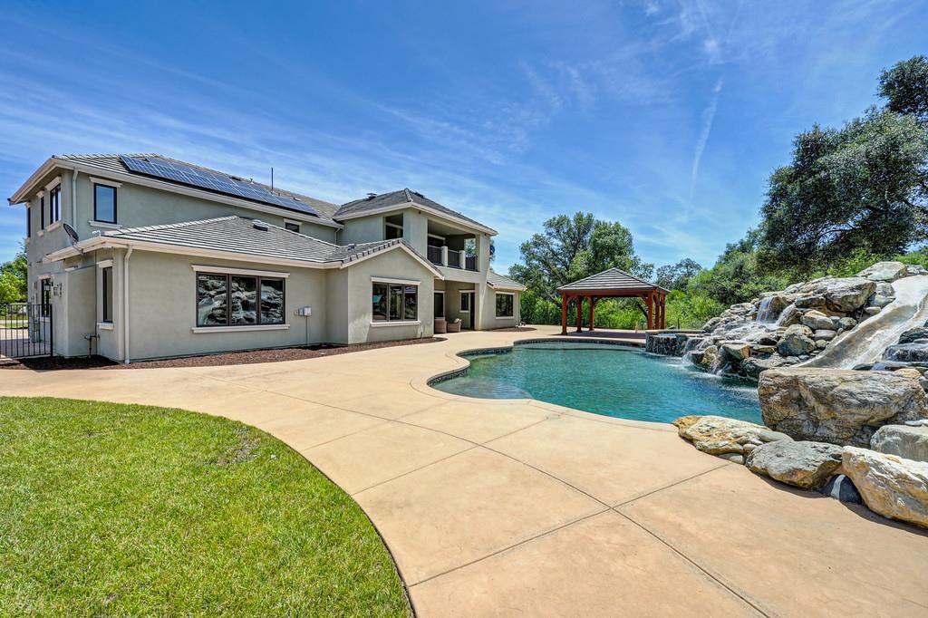 1950 Vista Cielo Drive