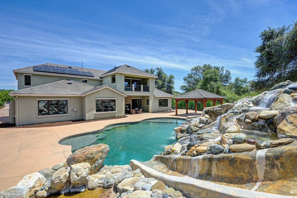 1950 Vista Cielo Drive