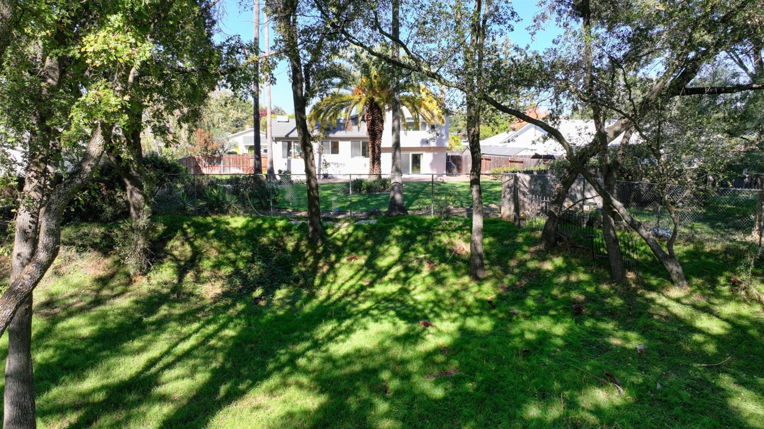 8192 Bonnie Oak Way
