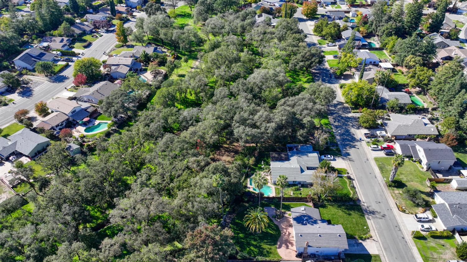 8192 Bonnie Oak Way