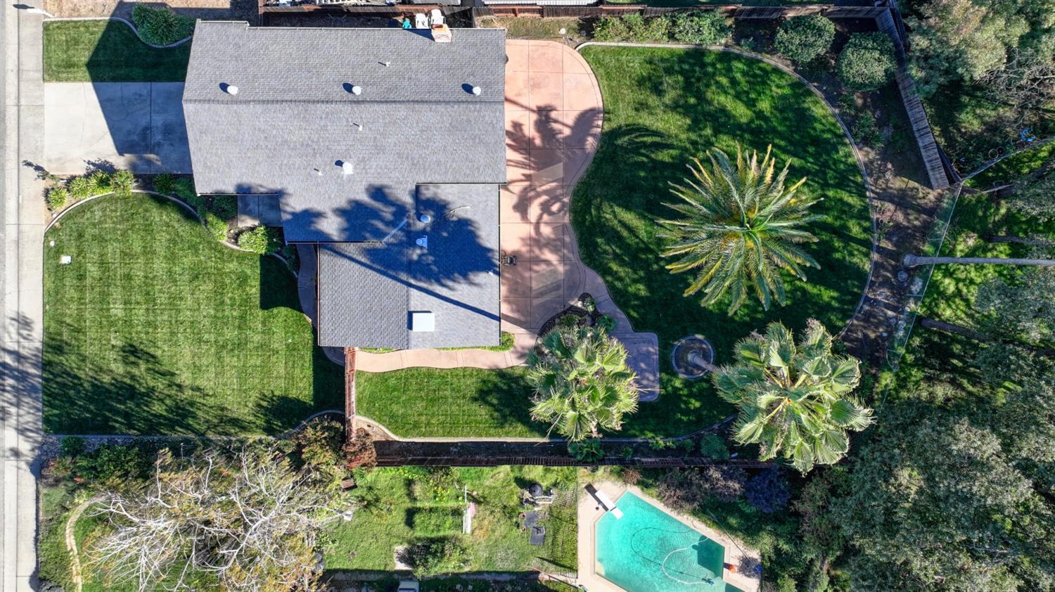 8192 Bonnie Oak Way