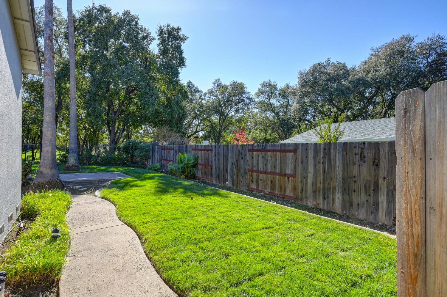 8192 Bonnie Oak Way