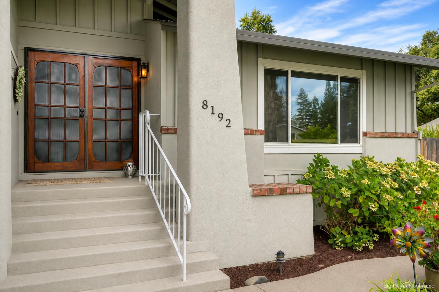 8192 Bonnie Oak Way