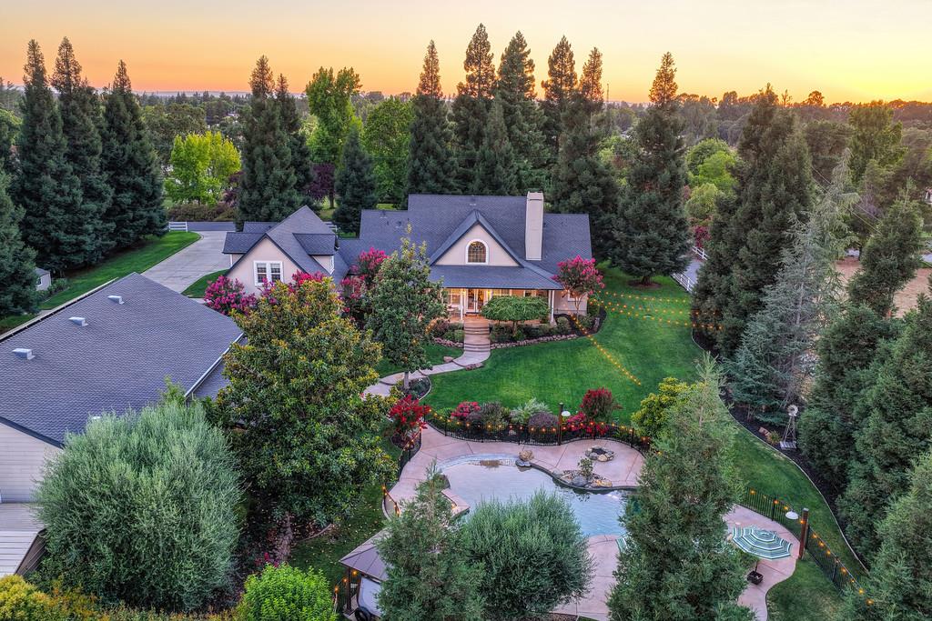 8361 Eva Lane