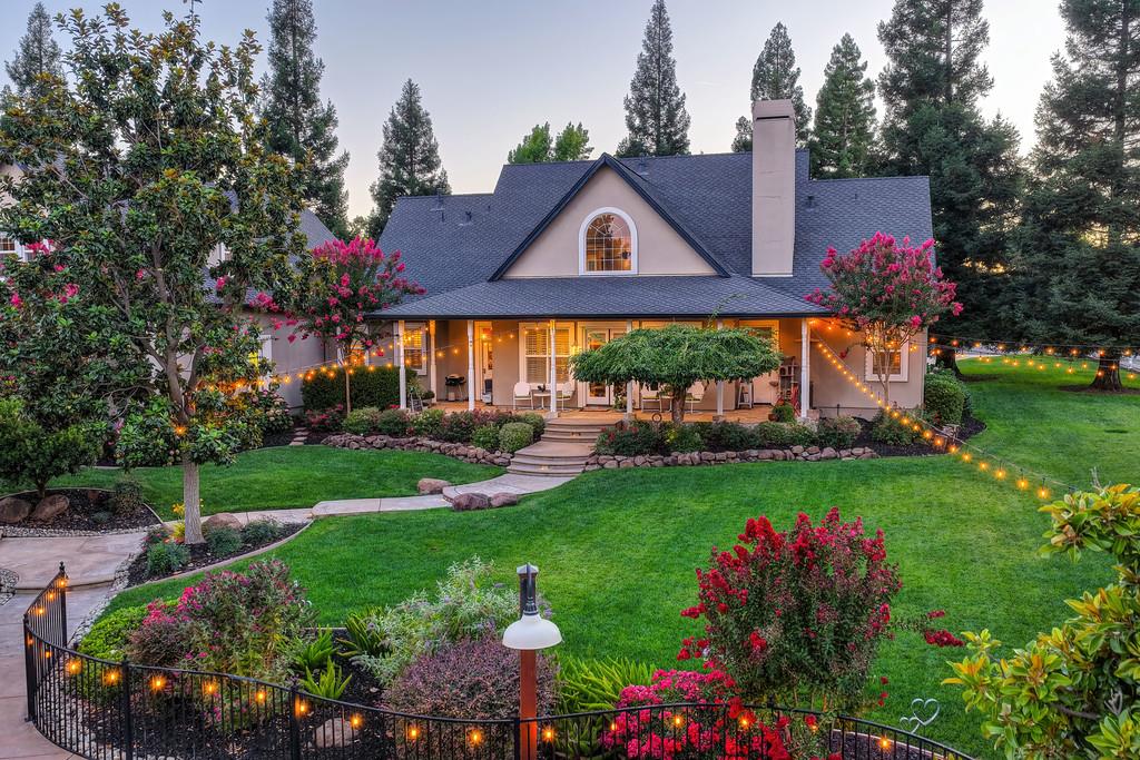 8361 Eva Lane