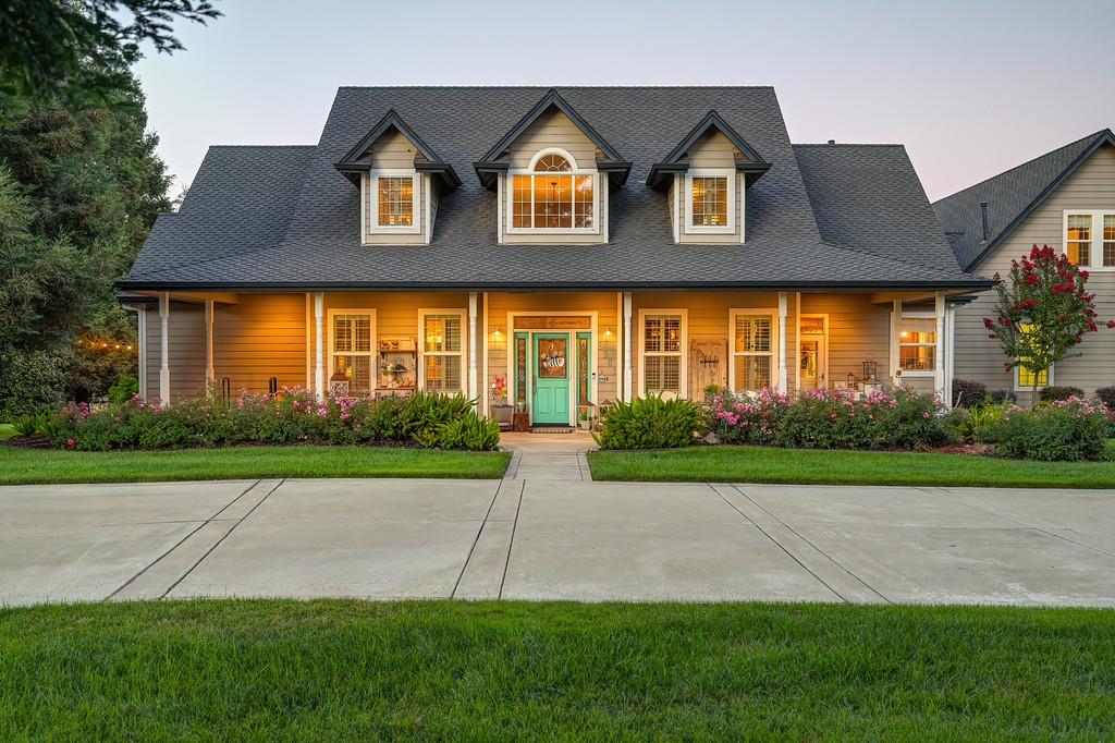 8361 Eva Lane