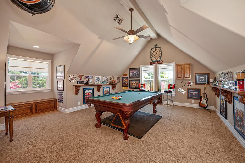 8361 Eva Lane