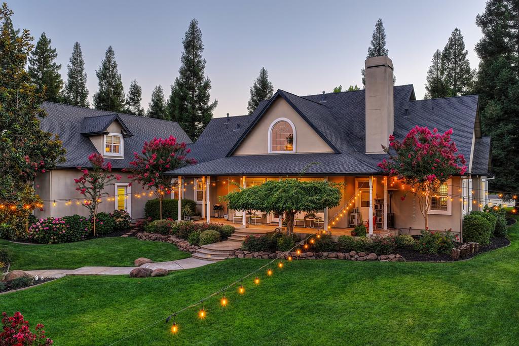 8361 Eva Lane
