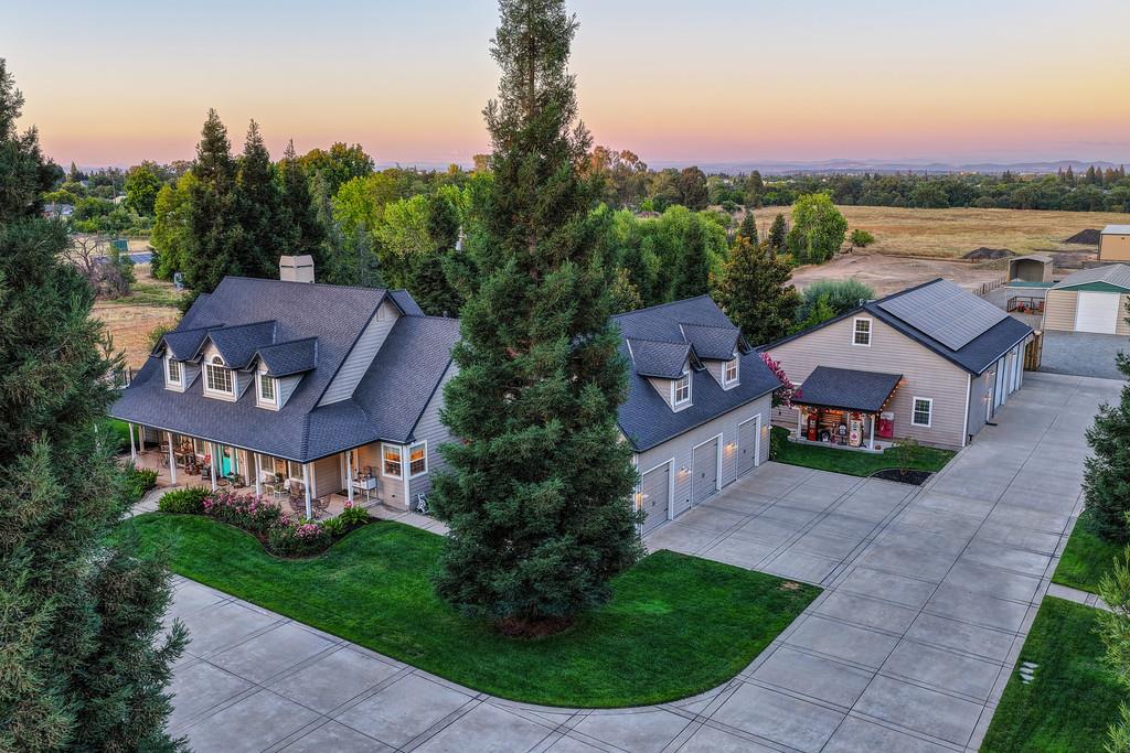 8361 Eva Lane
