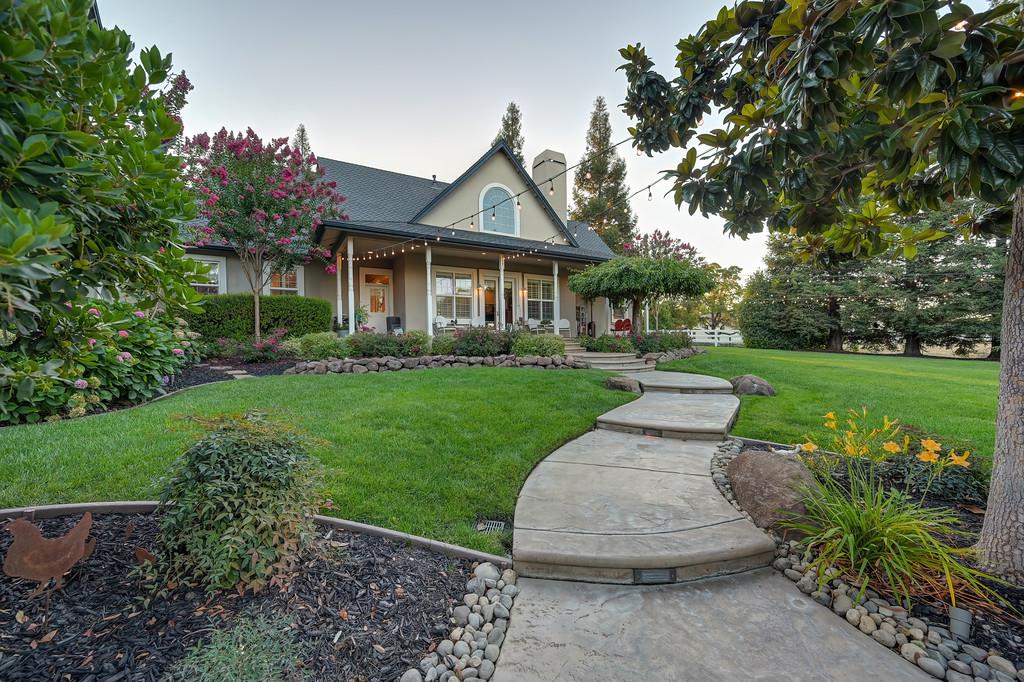 8361 Eva Lane