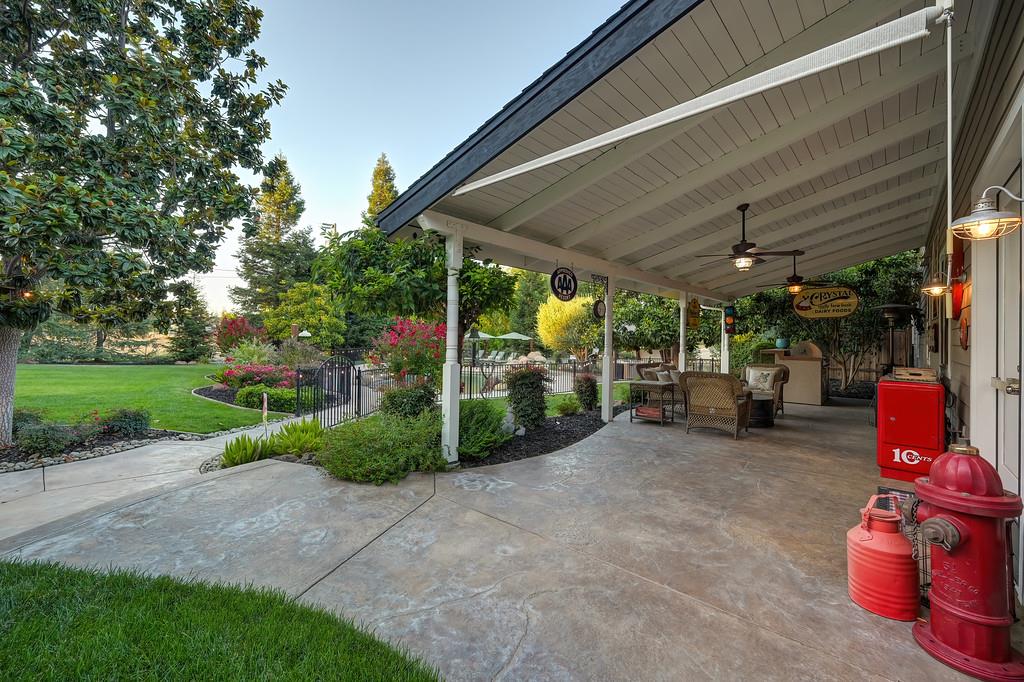 8361 Eva Lane