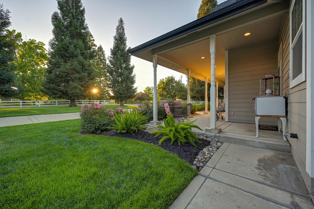 8361 Eva Lane