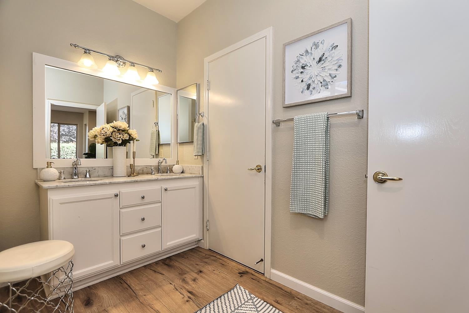 320 Cloverfield Court